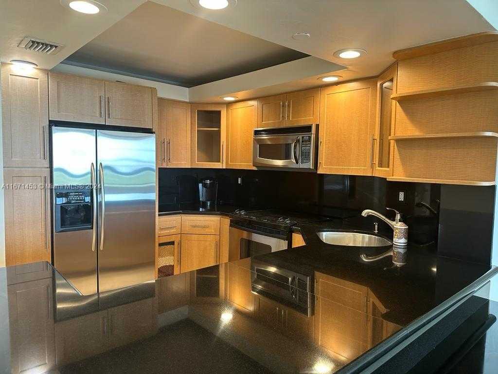 Small Image of 2555 COLLINS AVE #2410, Miami Beach Number 4