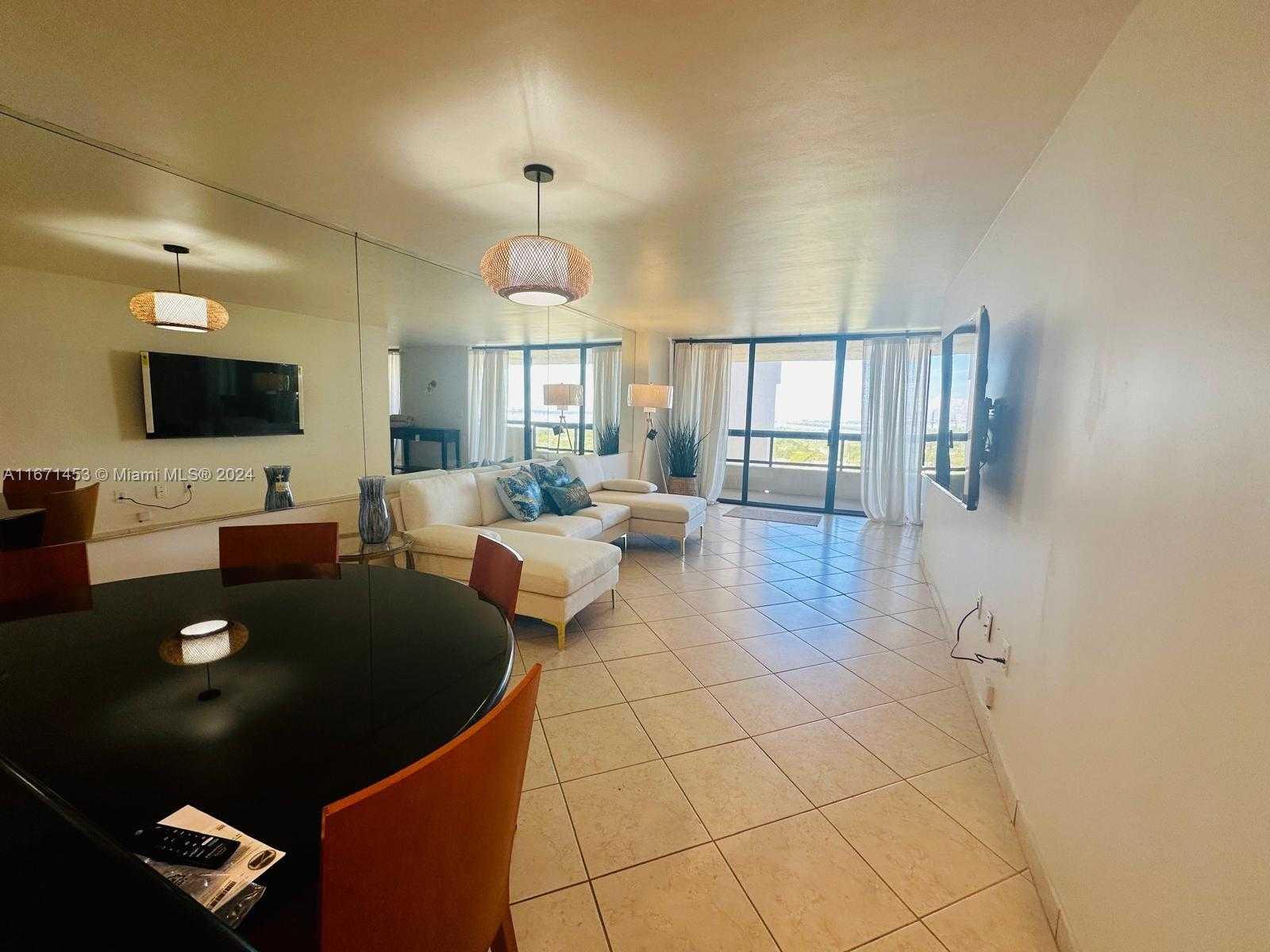 Small Image of 2555 COLLINS AVE #2410, Miami Beach Number 7