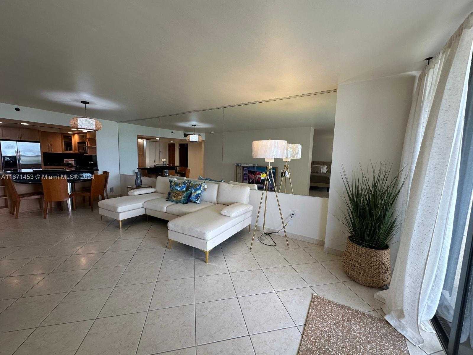 Small Image of 2555 COLLINS AVE #2410, Miami Beach Number 8