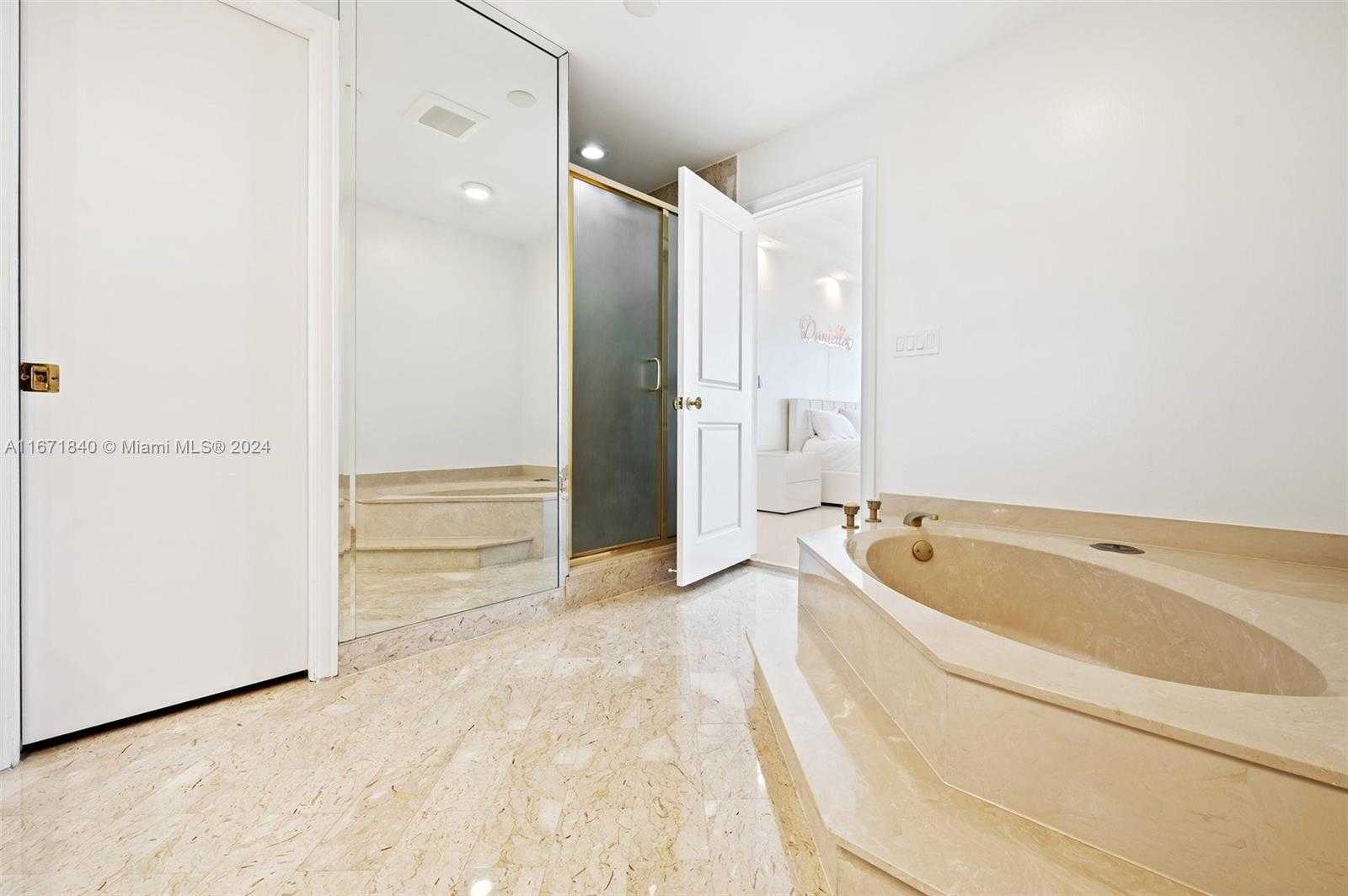 Small Image of 11113 BISCAYNE BLVD #PH4, Miami Number 21