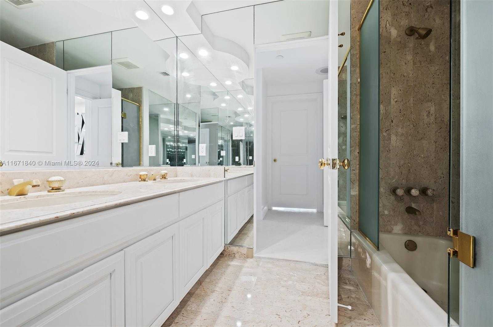 Small Image of 11113 BISCAYNE BLVD #PH4, Miami Number 23