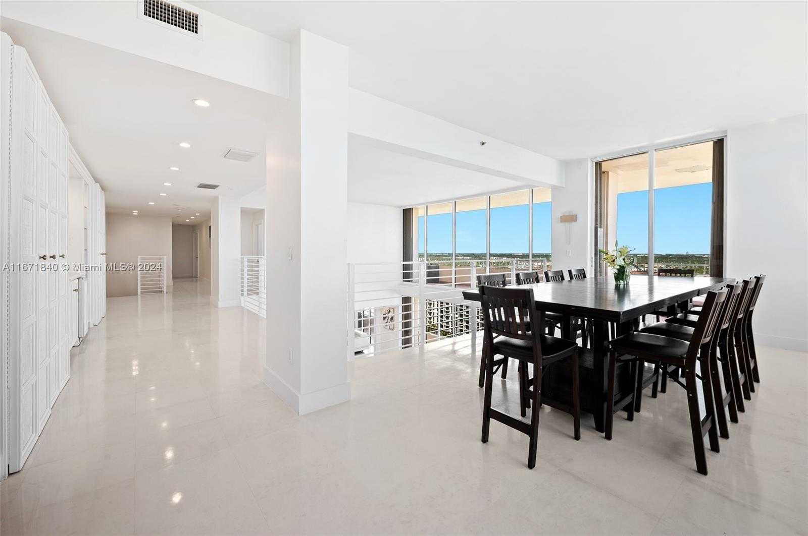 Small Image of 11113 BISCAYNE BLVD #PH4, Miami Number 28