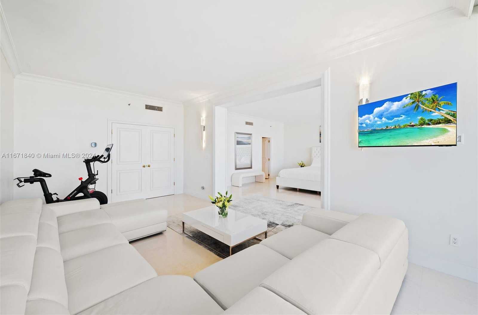 Small Image of 11113 BISCAYNE BLVD #PH4, Miami Number 38