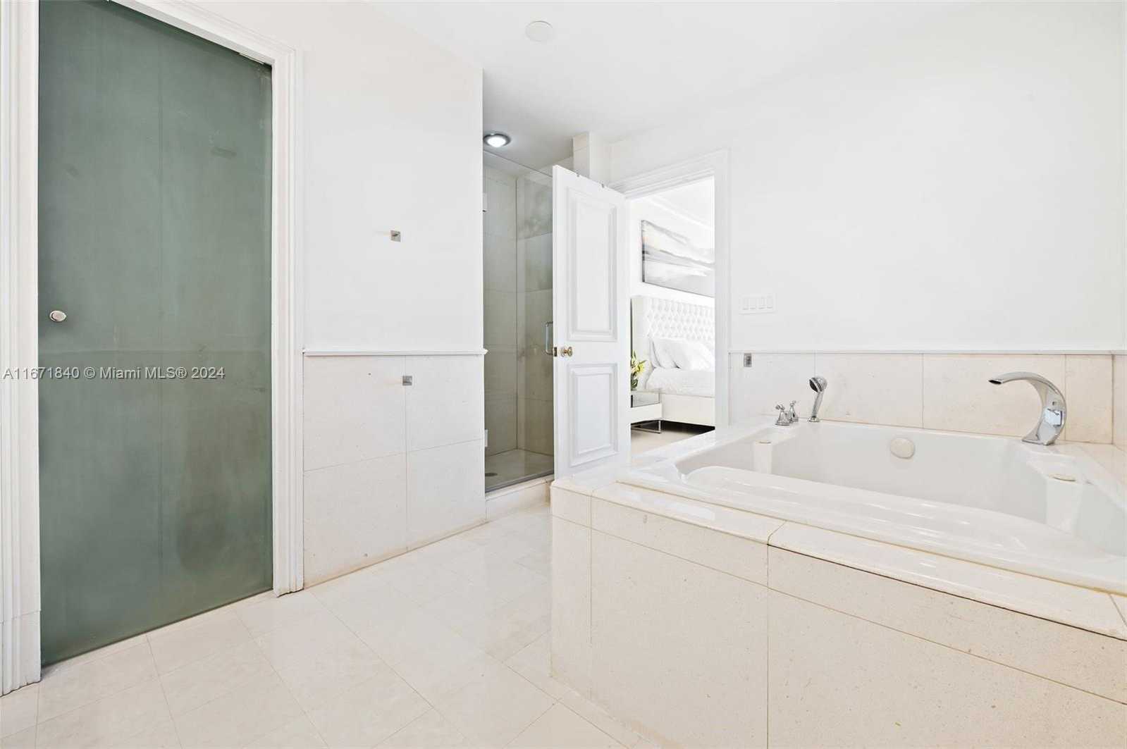 Small Image of 11113 BISCAYNE BLVD #PH4, Miami Number 40