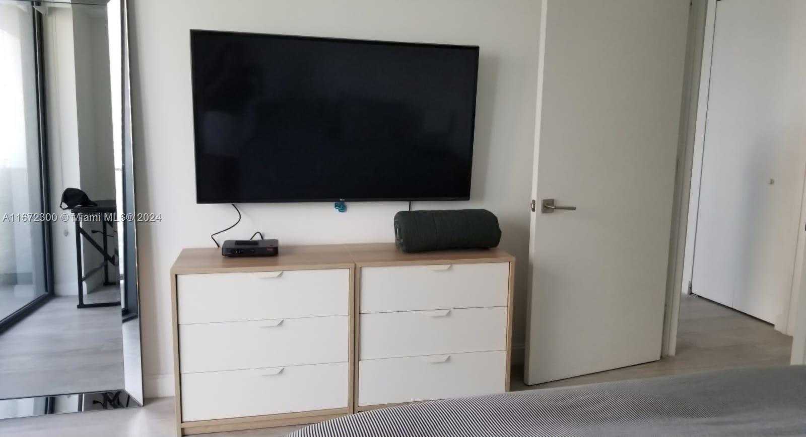 Small Image of 55 SOUTH WEST 9TH ST #2902, Miami Number 7