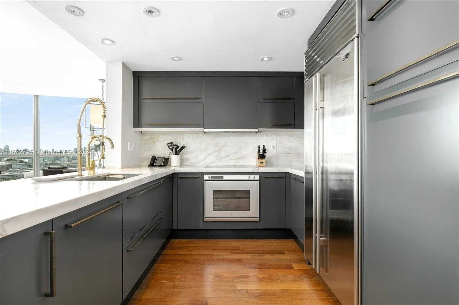 Small Image of 101 20TH ST #2706, Miami Beach Number 3