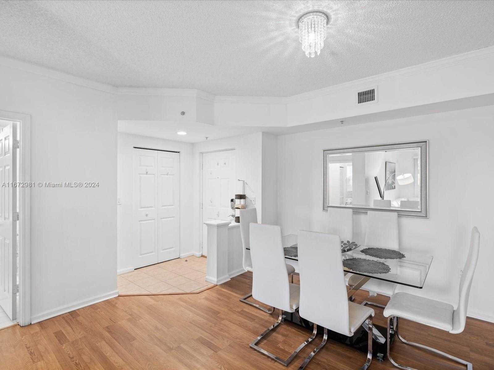 Small Image of 17125 N Bay Rd, Sunny Isles Beach, FL 33160, USA Number 25