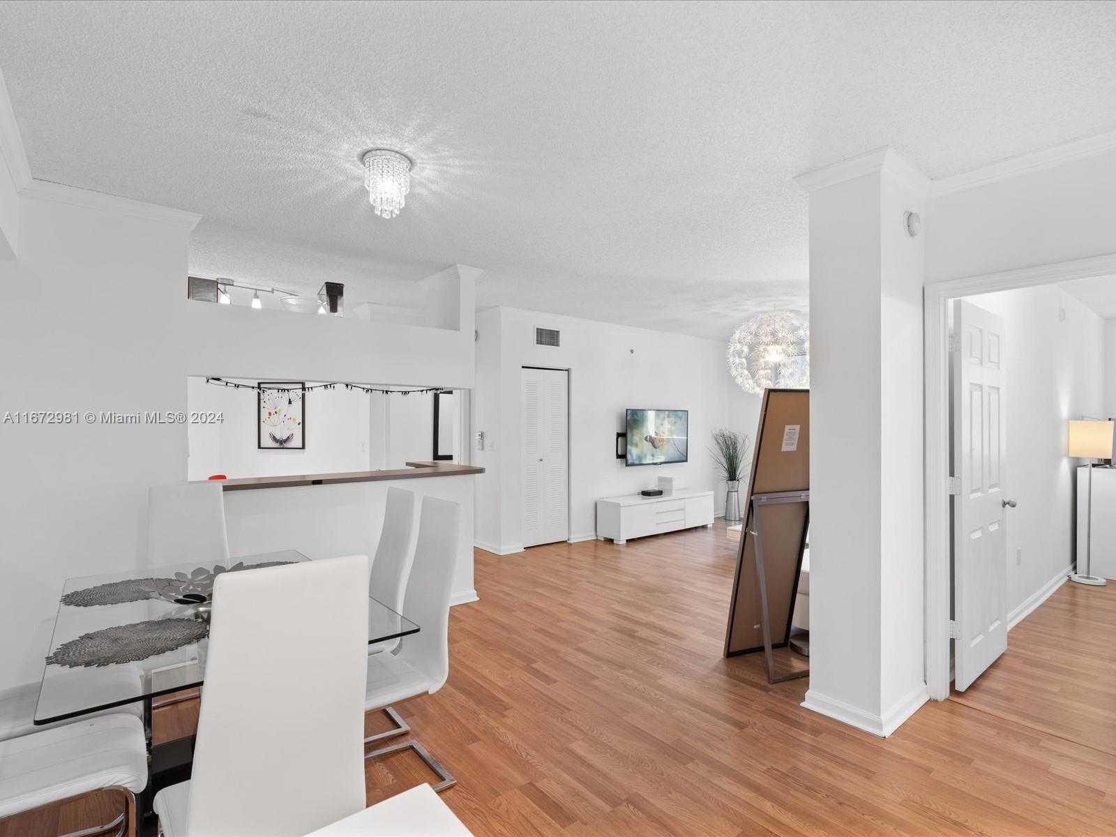 Small Image of 17125 N Bay Rd, Sunny Isles Beach, FL 33160, USA Number 26
