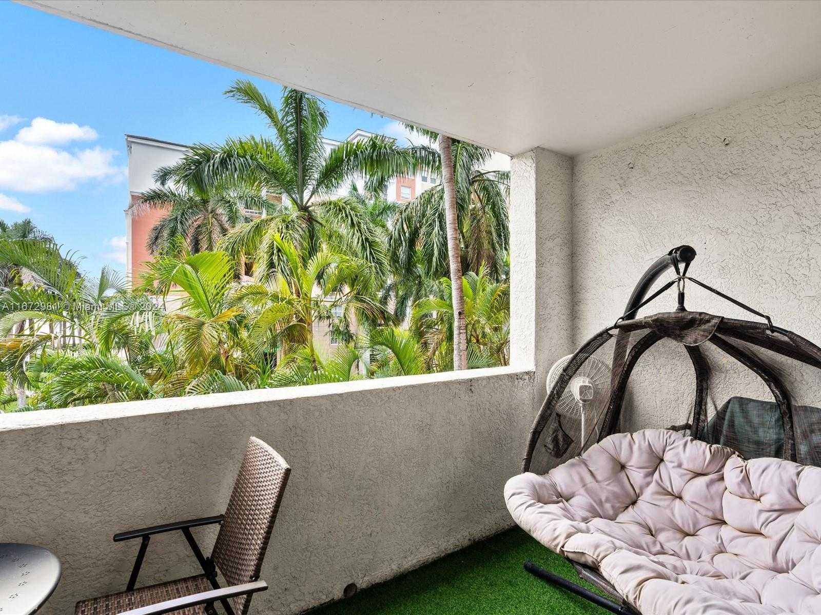 Small Image of 17125 N Bay Rd, Sunny Isles Beach, FL 33160, USA Number 27