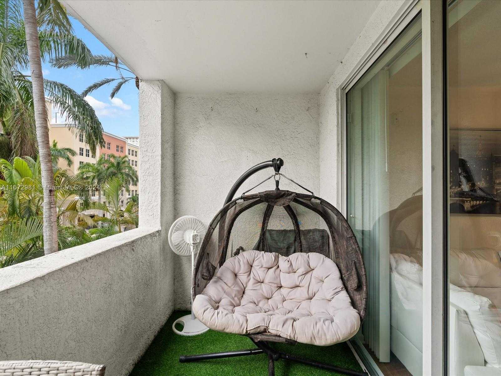 Small Image of 17125 N Bay Rd, Sunny Isles Beach, FL 33160, USA Number 31
