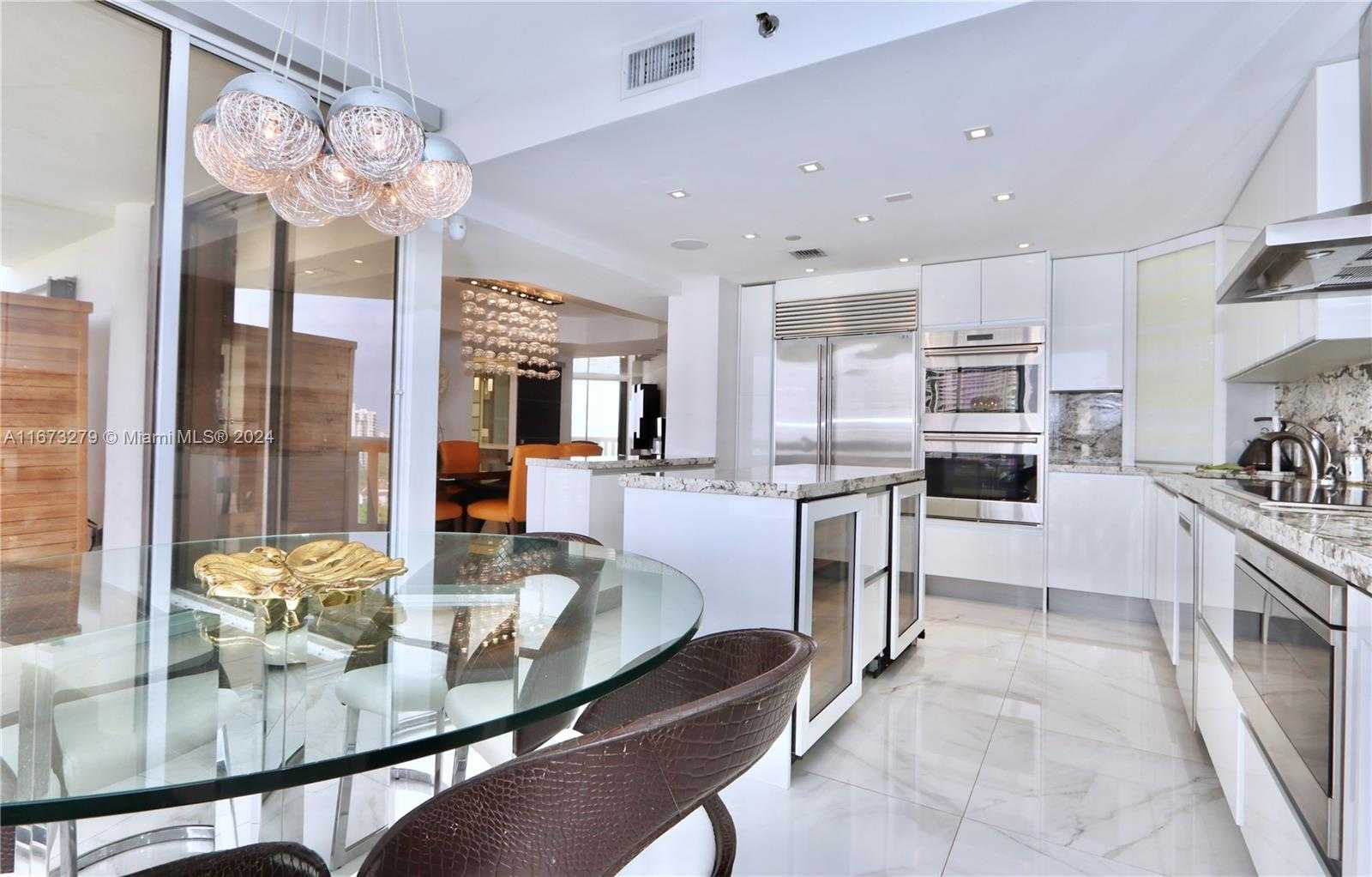 Small Image of 3000 Island Blvd, Aventura, FL 33160, USA Number 13