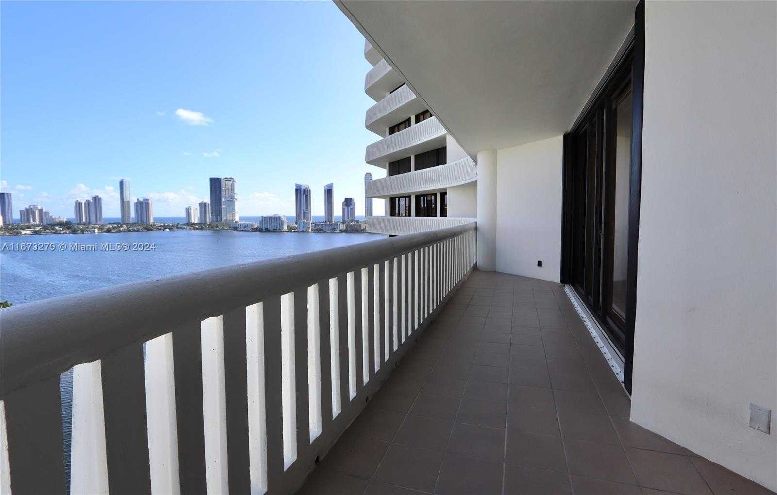 Small Image of 3000 Island Blvd, Aventura, FL 33160, USA Number 17