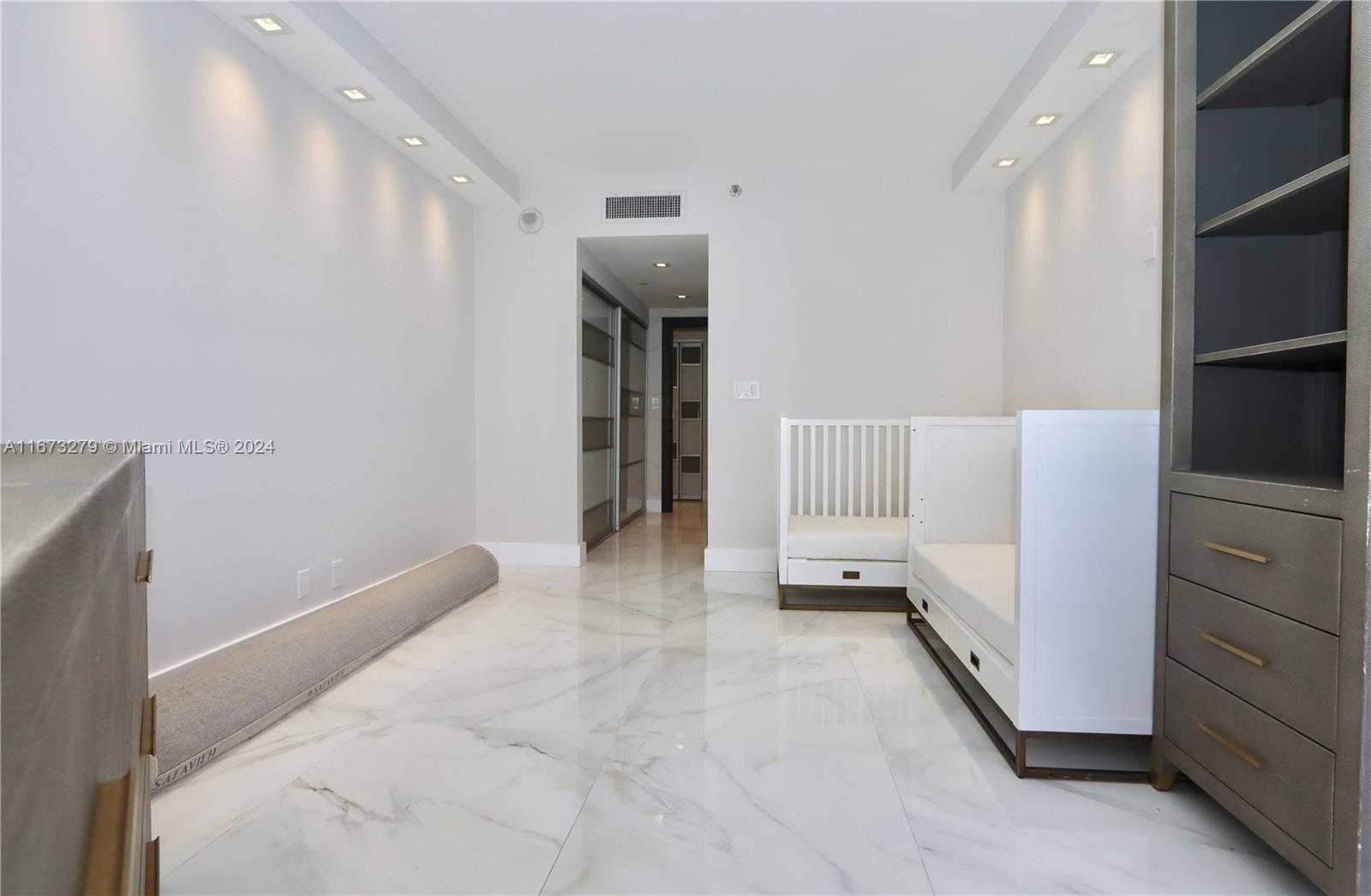 Small Image of 3000 Island Blvd, Aventura, FL 33160, USA Number 26