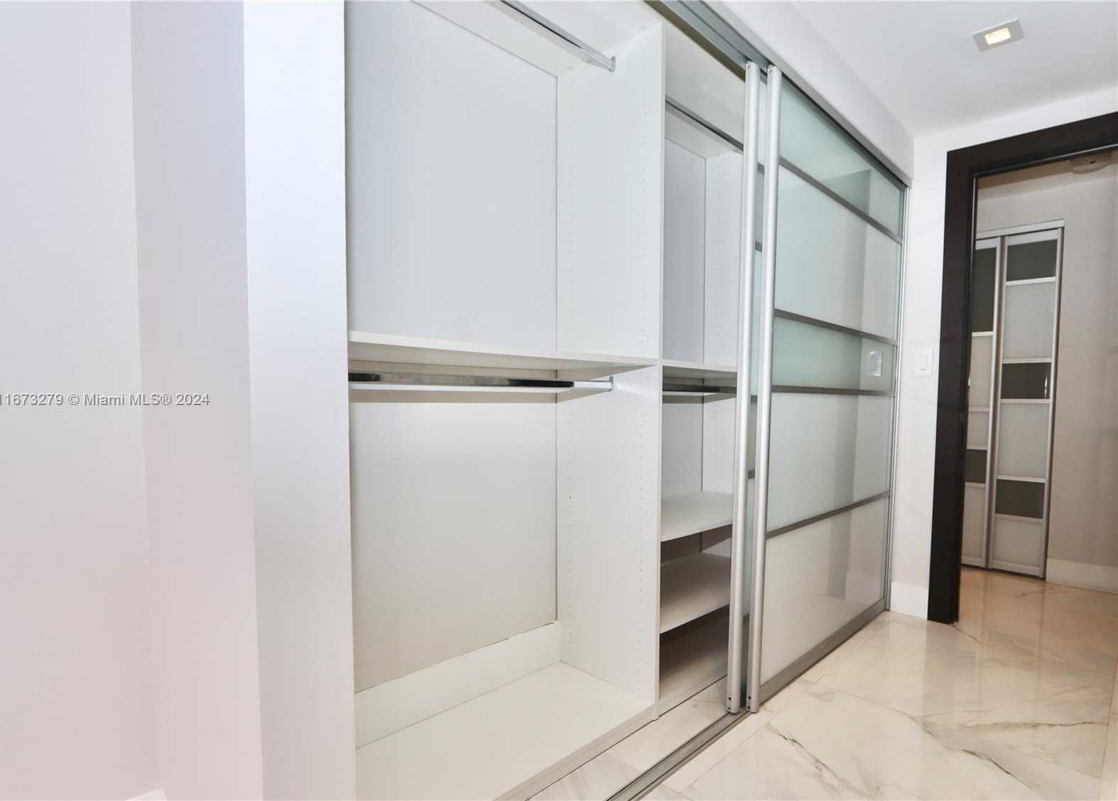 Small Image of 3000 Island Blvd, Aventura, FL 33160, USA Number 27