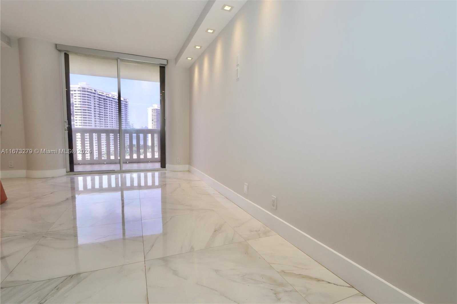 Small Image of 3000 Island Blvd, Aventura, FL 33160, USA Number 29