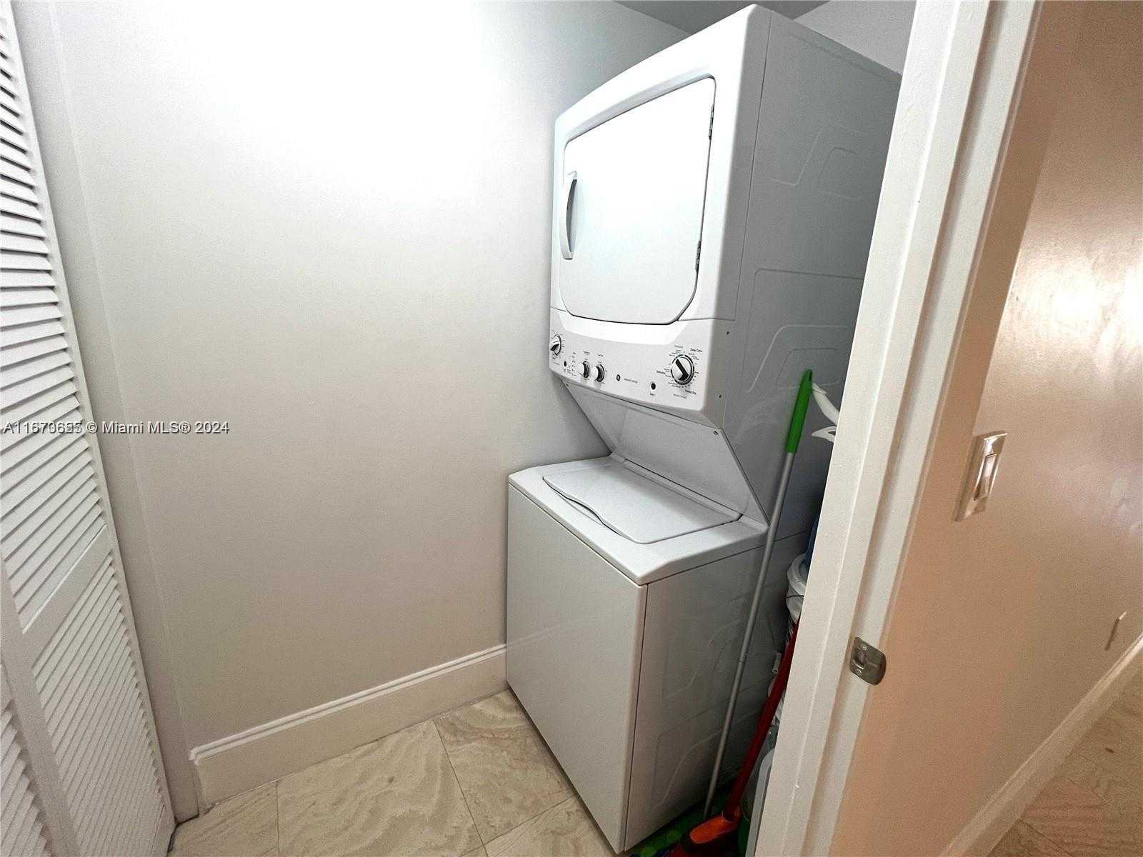 Small Image of 1830 SOUTH OCEAN DR #4611, Hallandale Beach Number 17