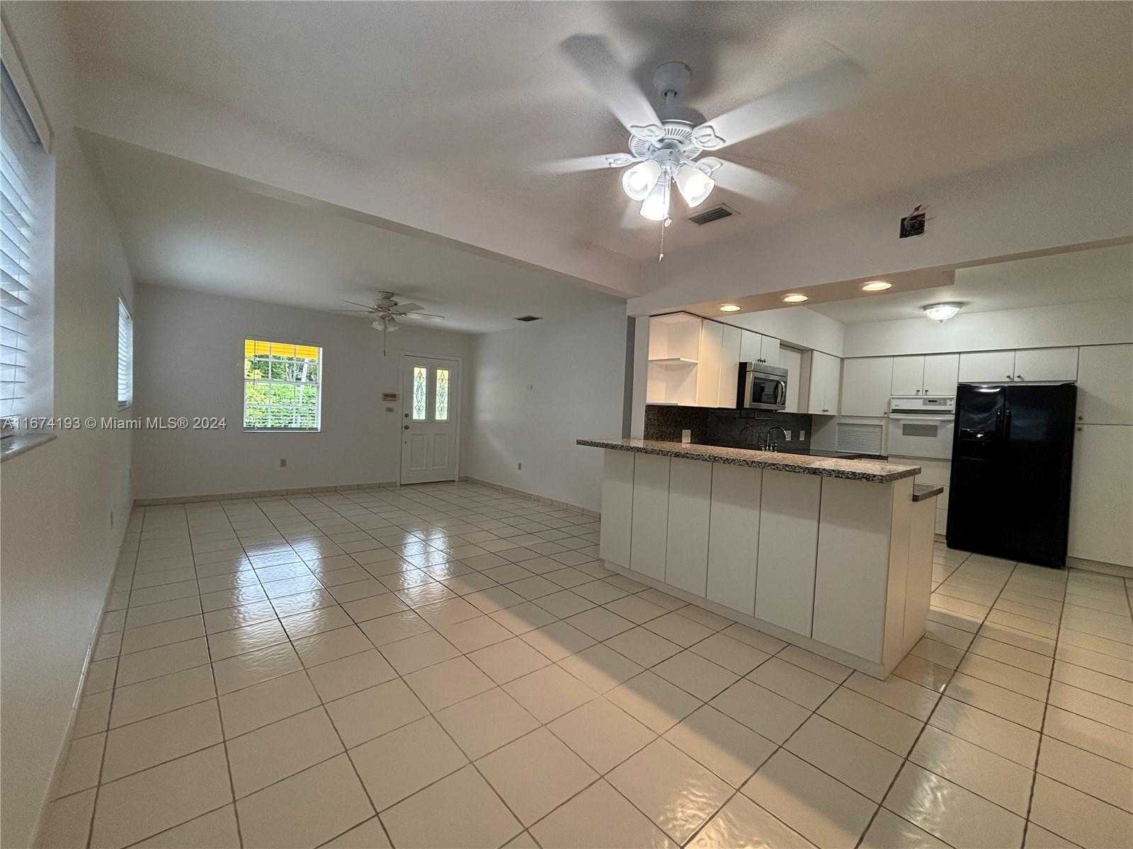 Small Image of 250 FERNWOOD RD, Key Biscayne Number 4