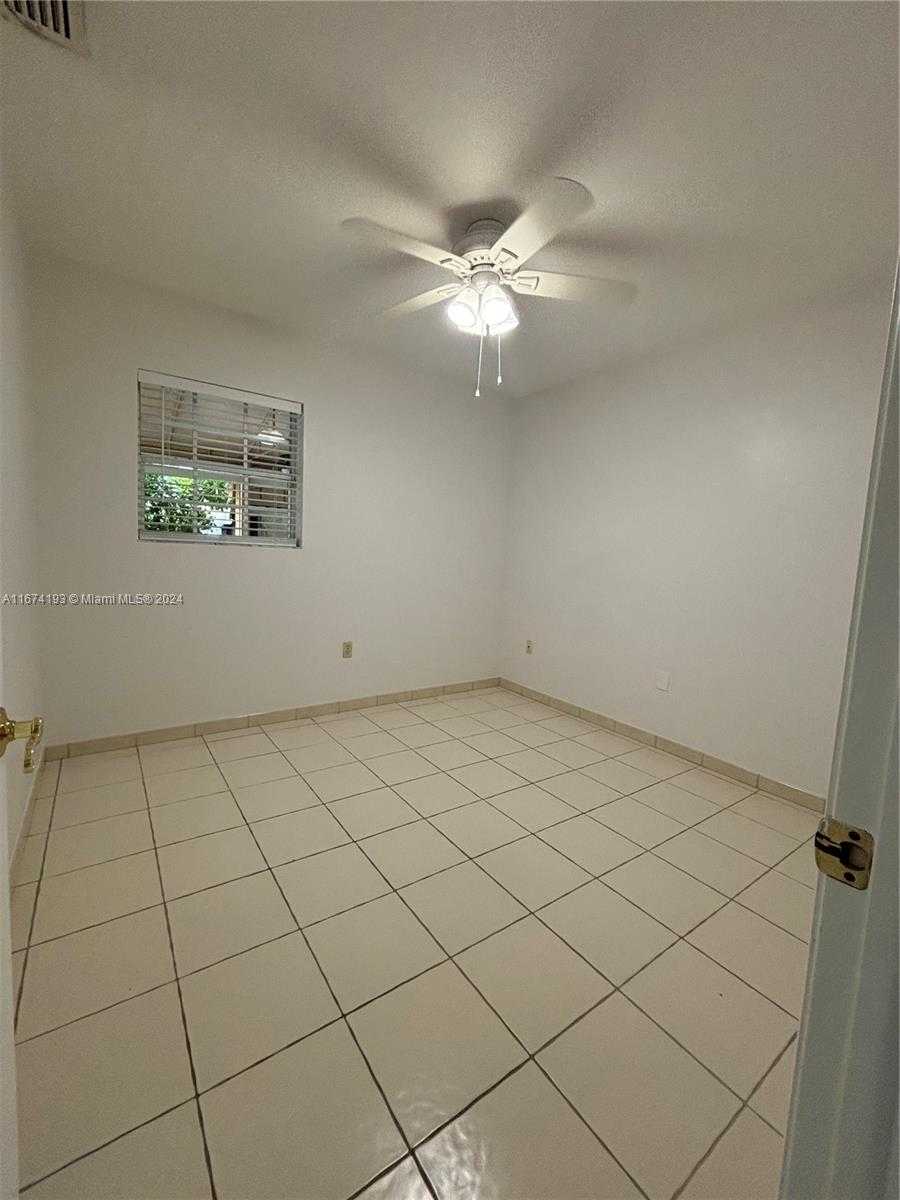 Small Image of 250 FERNWOOD RD, Key Biscayne Number 6
