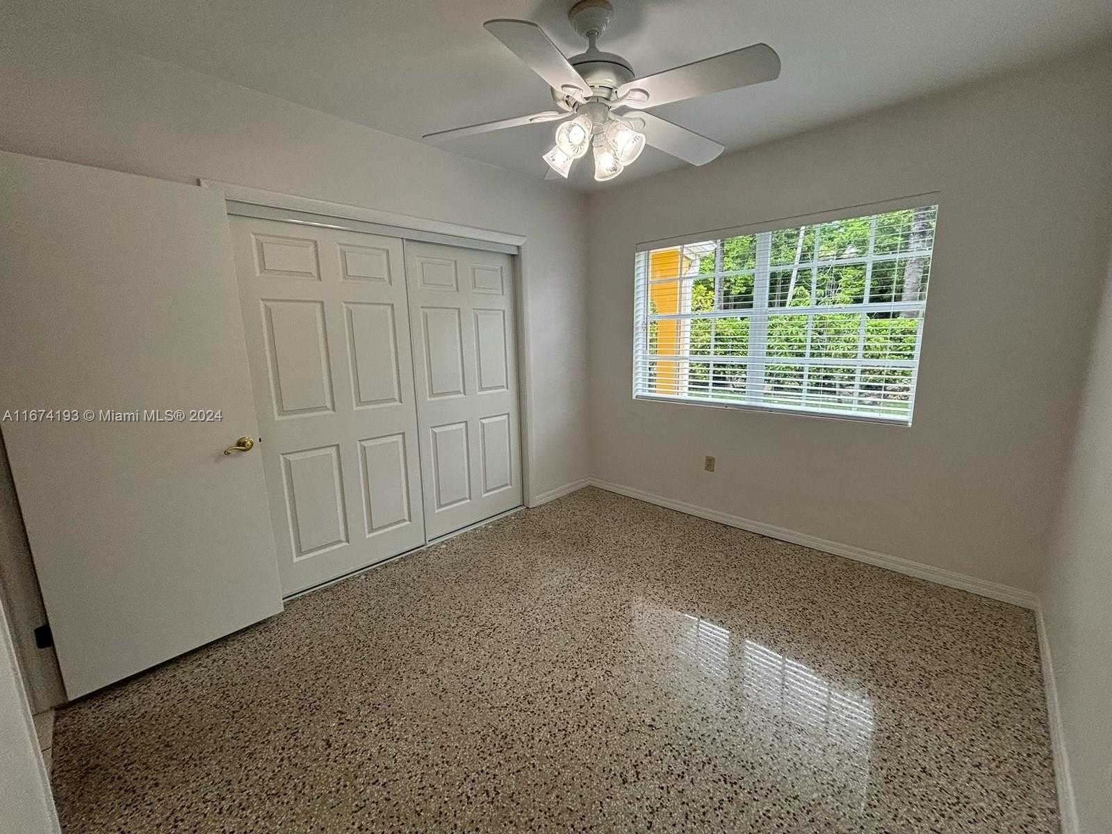 Small Image of 250 FERNWOOD RD, Key Biscayne Number 9