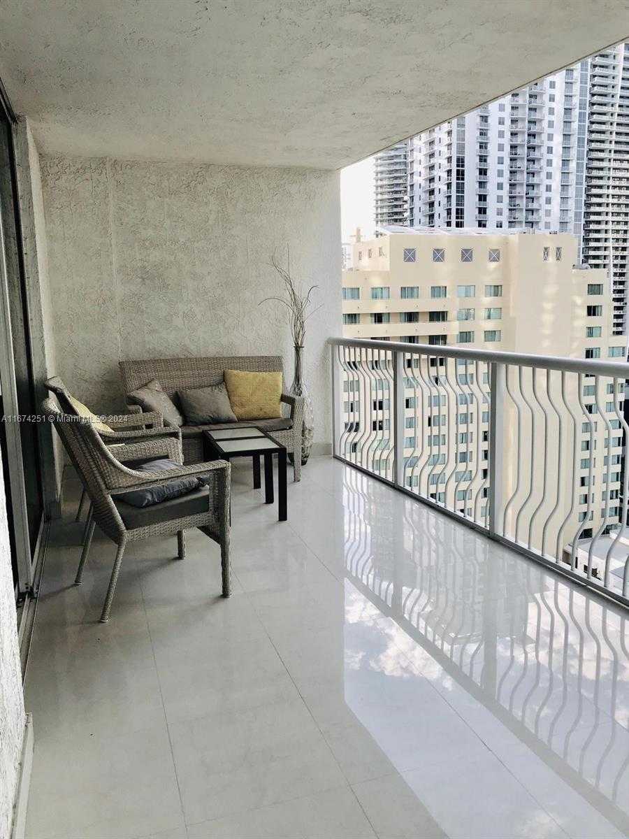 Small Image of 1200 BRICKELL BAY DR #2418, Miami Number 5