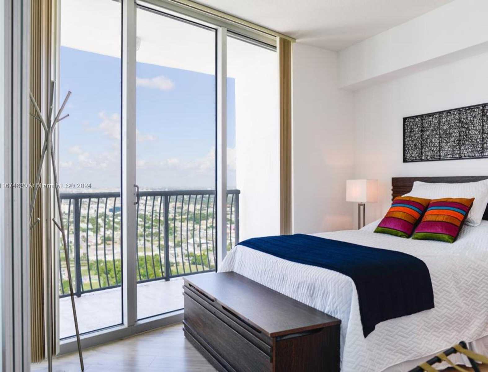 Small Image of 1750 NORTH BAYSHORE DR #4814, Miami Number 14