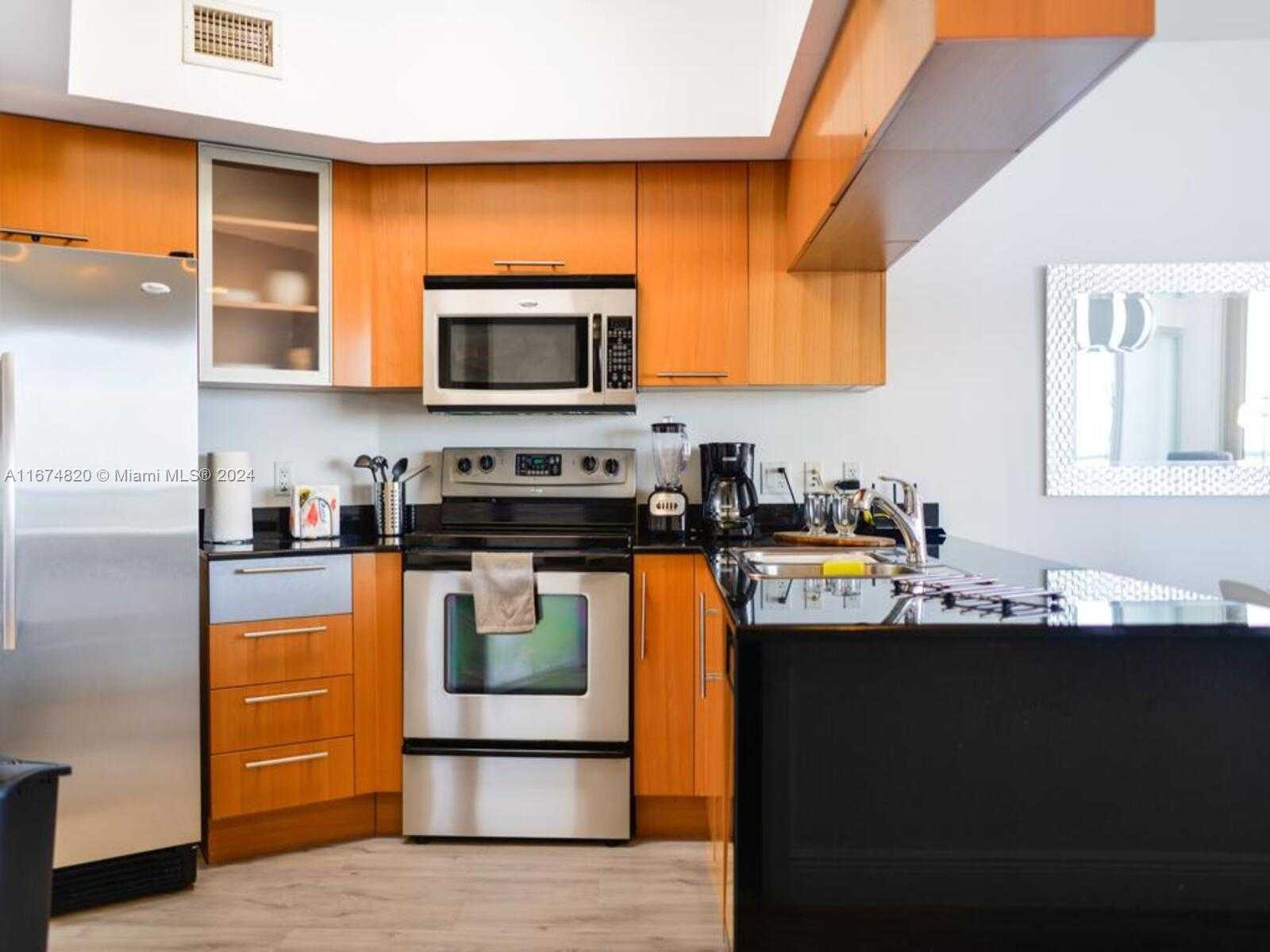 Small Image of 1750 NORTH BAYSHORE DR #4814, Miami Number 9