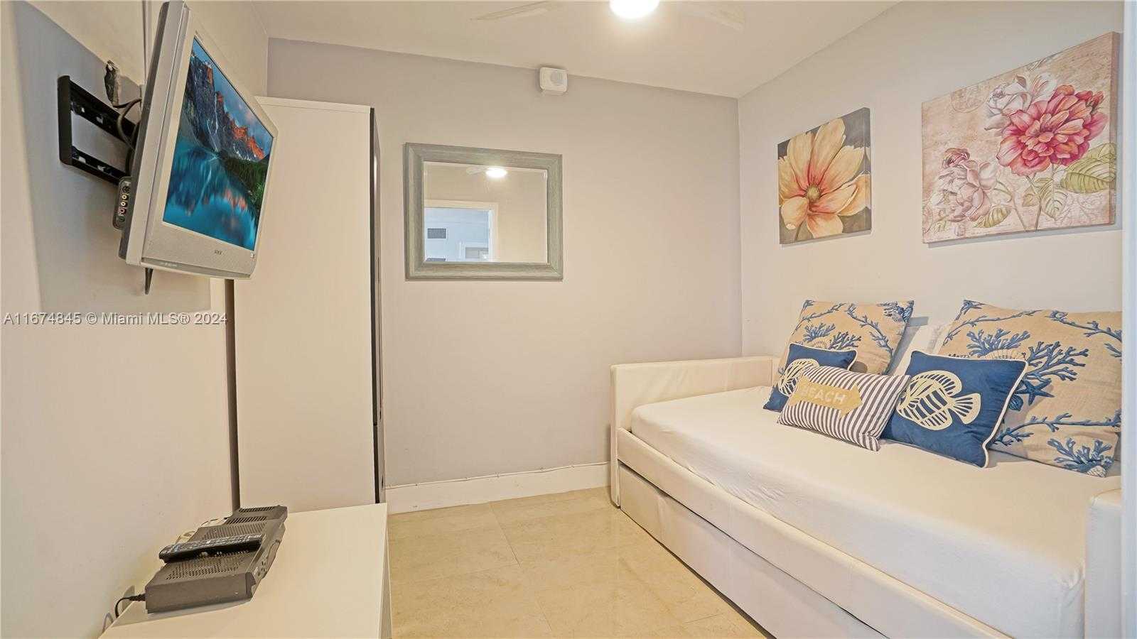 Small Image of 5005 COLLINS AVE #922, Miami Beach Number 10