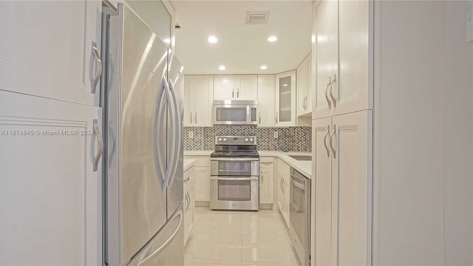 Small Image of 5005 COLLINS AVE #922, Miami Beach Number 5