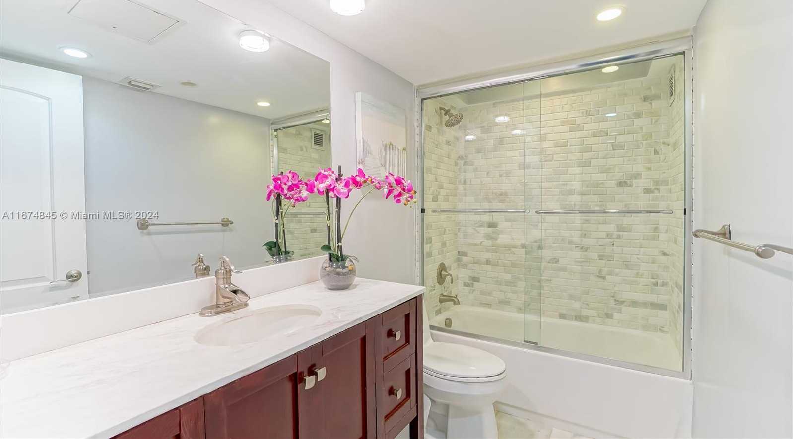 Small Image of 5005 COLLINS AVE #922, Miami Beach Number 9