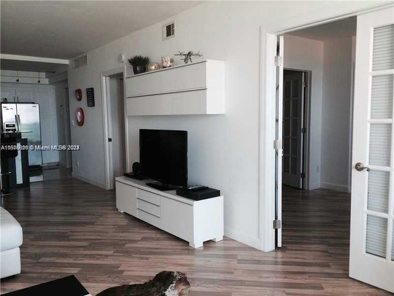 Small Image of 19380 COLLINS AVE #1624, Sunny Isles Beach Number 5