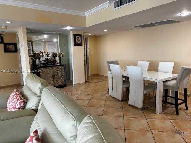 Small Image of 5401 COLLINS AVE #434, Miami Beach Number 16