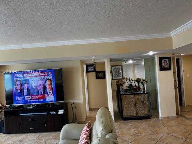 Small Image of 5401 COLLINS AVE #434, Miami Beach Number 20