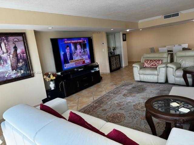 Small Image of 5401 COLLINS AVE #434, Miami Beach Number 23