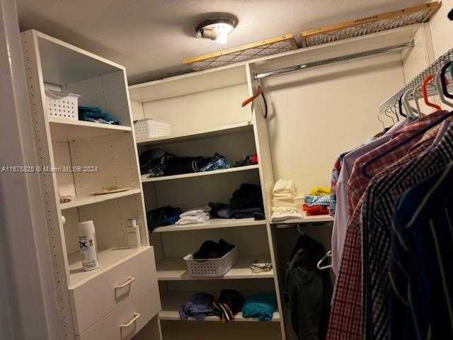 Small Image of 5401 COLLINS AVE #434, Miami Beach Number 32