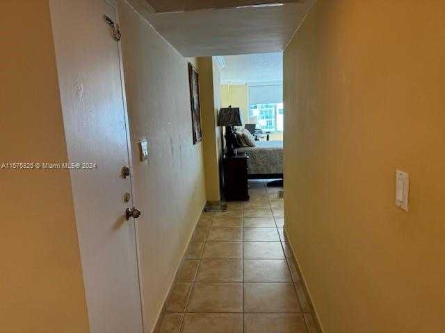 Small Image of 5401 COLLINS AVE #434, Miami Beach Number 36