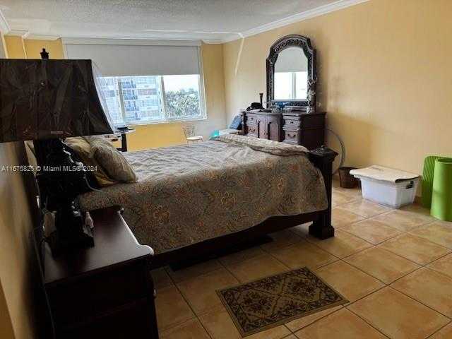 Small Image of 5401 COLLINS AVE #434, Miami Beach Number 37