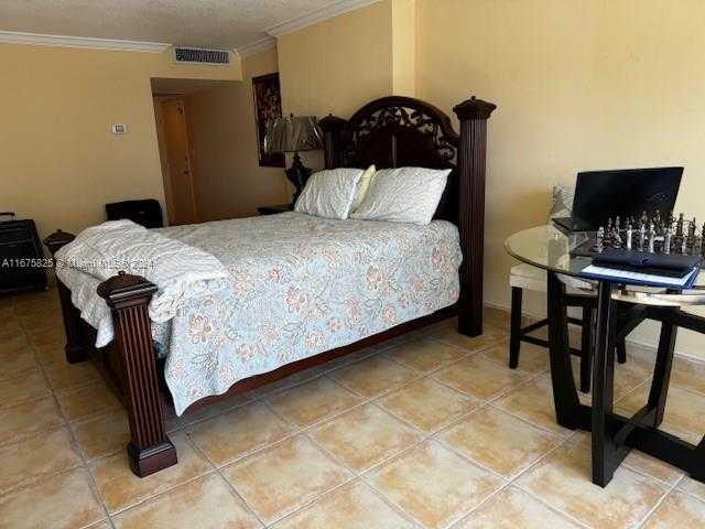 Small Image of 5401 COLLINS AVE #434, Miami Beach Number 42