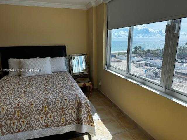 Small Image of 5401 COLLINS AVE #434, Miami Beach Number 47
