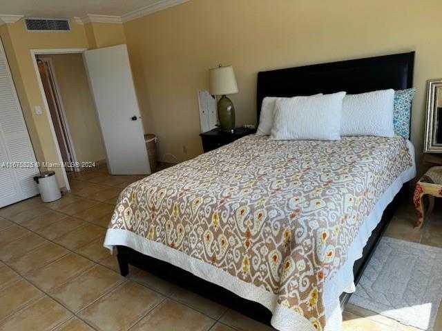 Small Image of 5401 COLLINS AVE #434, Miami Beach Number 48