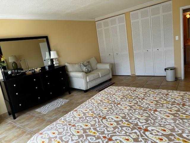 Small Image of 5401 COLLINS AVE #434, Miami Beach Number 49