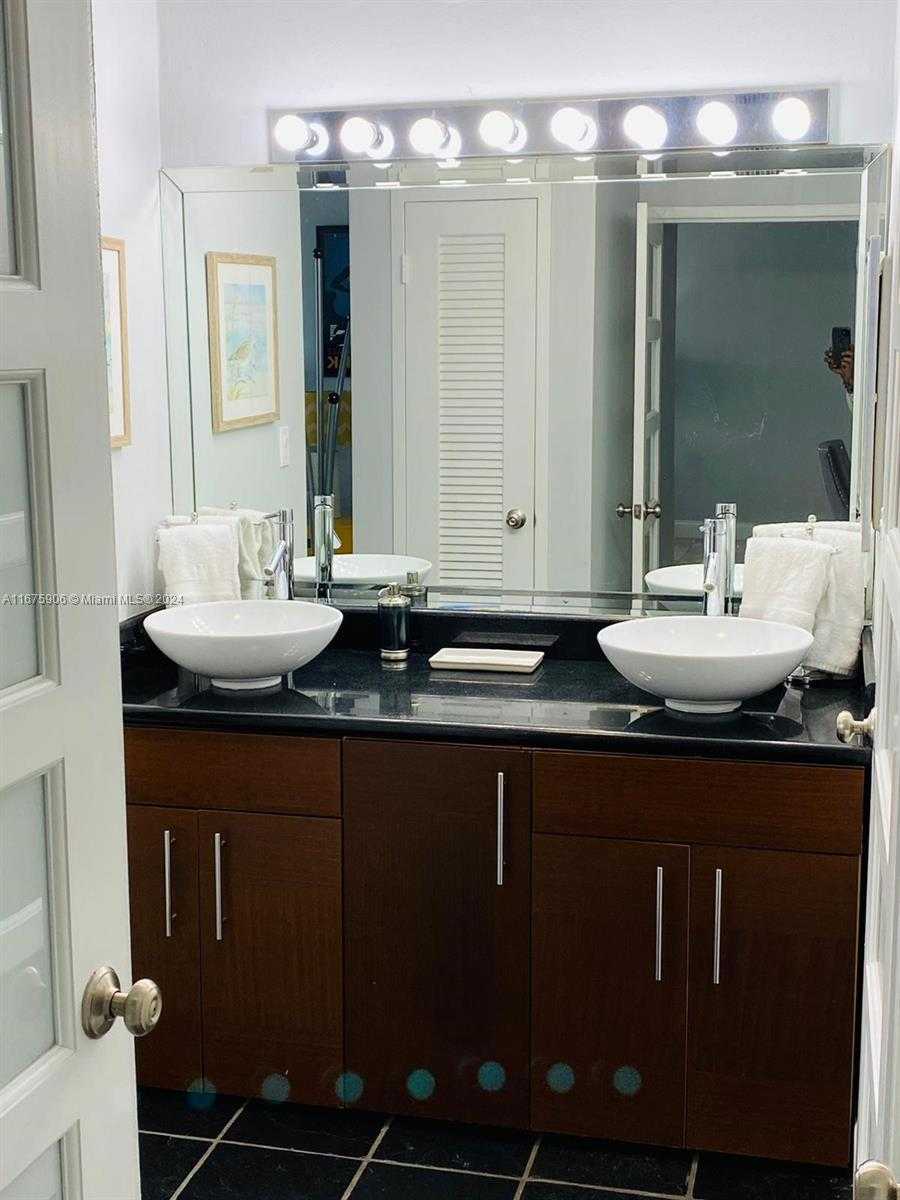 Small Image of 9225 COLLINS AVE #606, Surfside Number 13