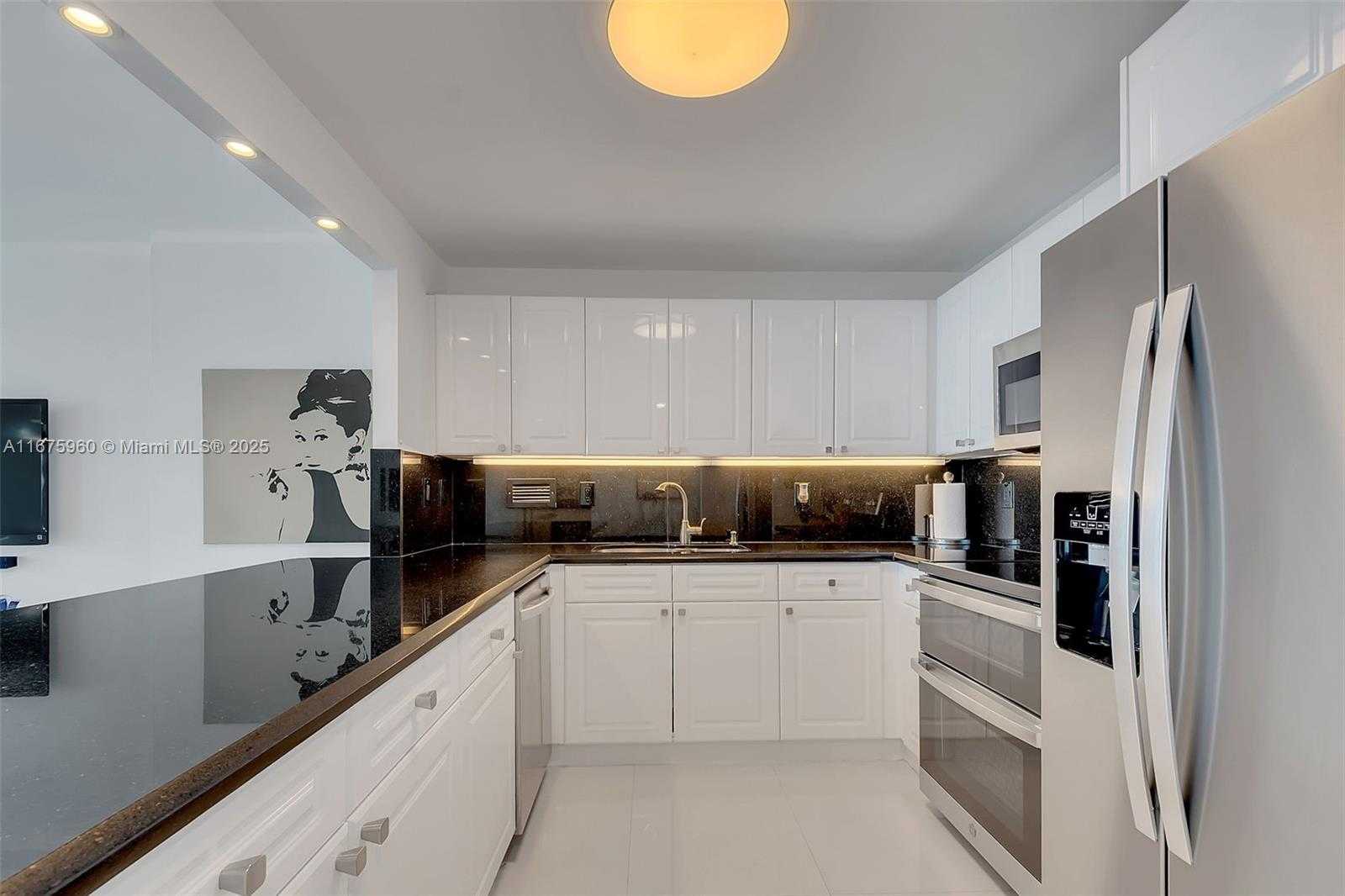 Small Image of 2301 COLLINS AVE #1139, Miami Beach Number 9
