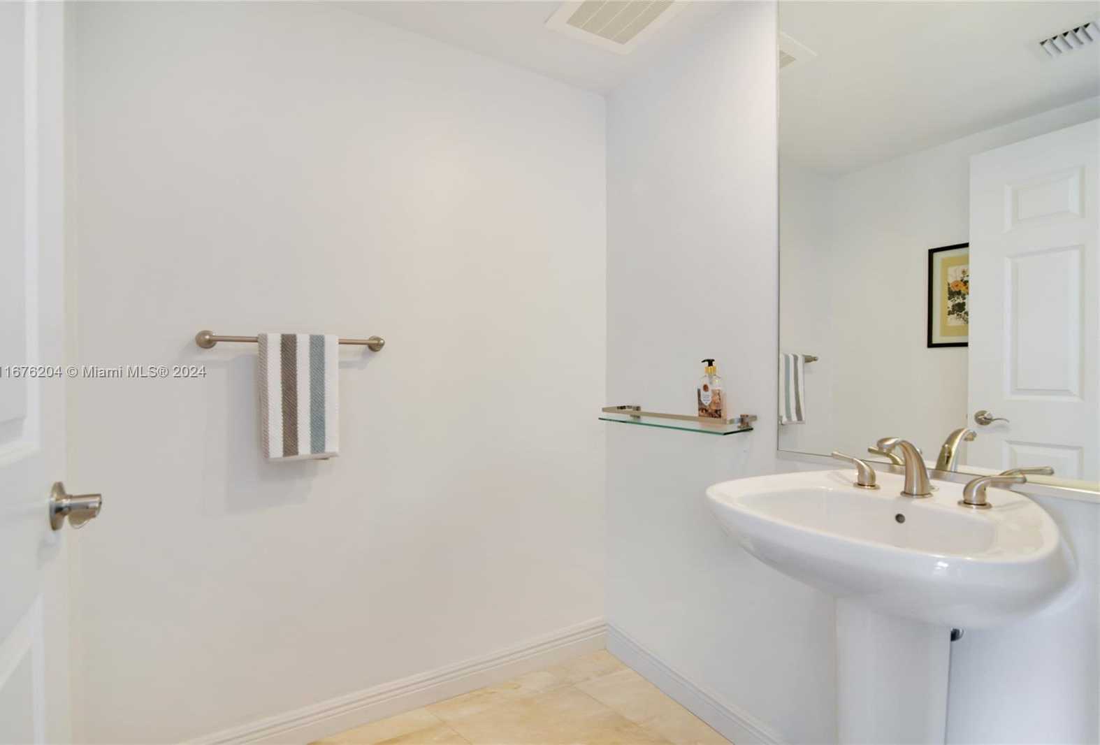 Small Image of 1755 EAST HALLANDALE BEACH BLVD #1504E, Hallandale Beach Number 7