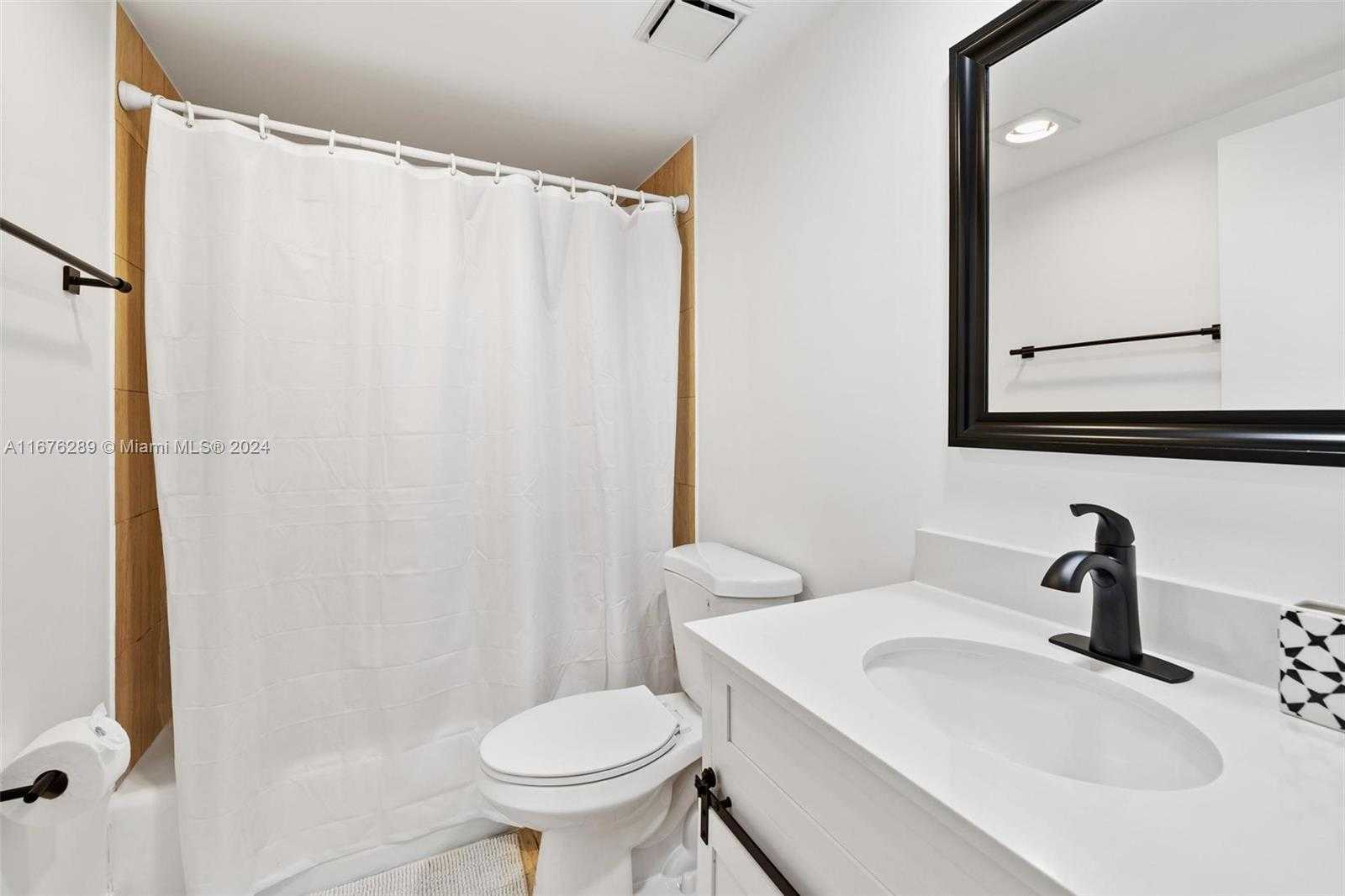 Small Image of 10175 COLLINS AVE #103, Bal Harbour Number 23