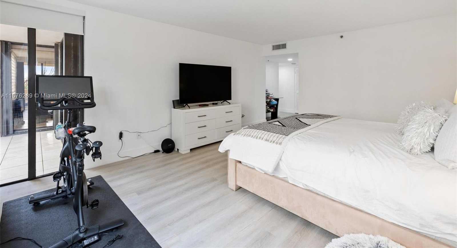 Small Image of 10175 COLLINS AVE #103, Bal Harbour Number 26