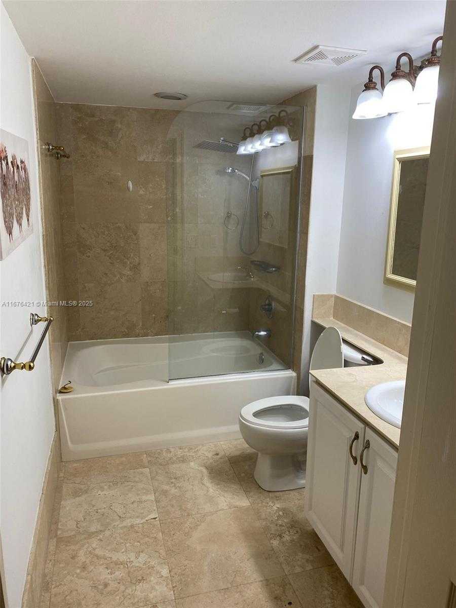 Small Image of 1155 BRICKELL BAY DR #3303, Miami Number 10