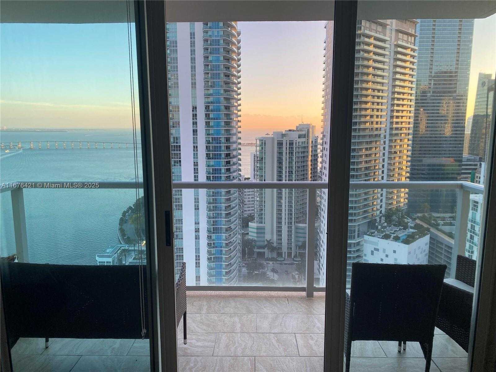 Small Image of 1155 BRICKELL BAY DR #3303, Miami Number 4