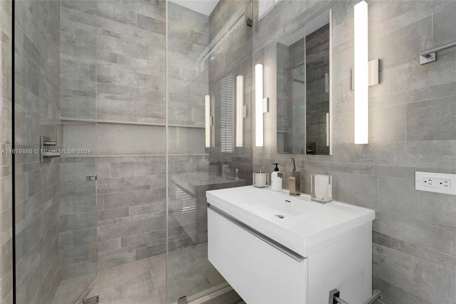 Small Image of 335 WEST 46TH ST, Miami Beach Number 21