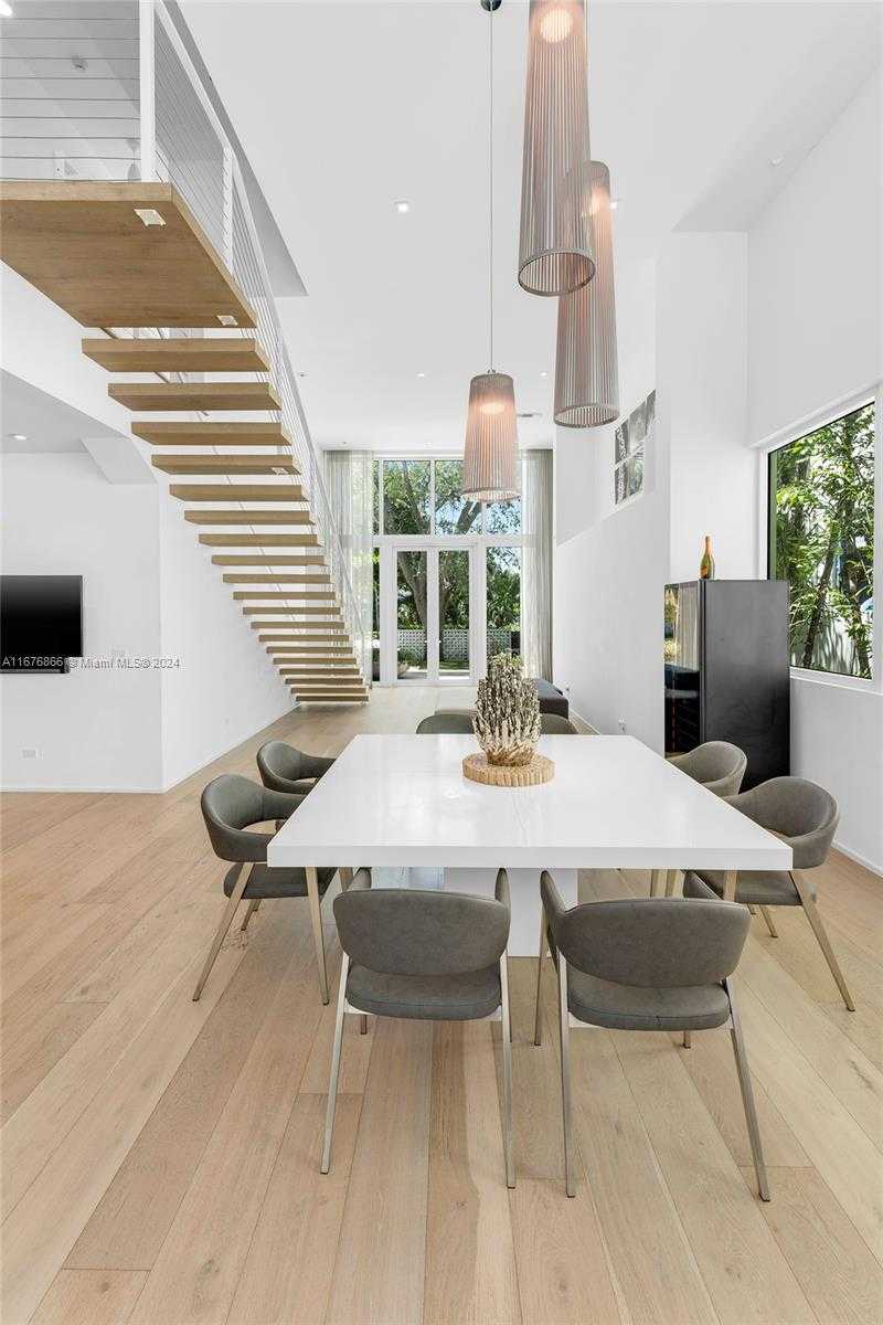Small Image of 335 WEST 46TH ST, Miami Beach Number 25