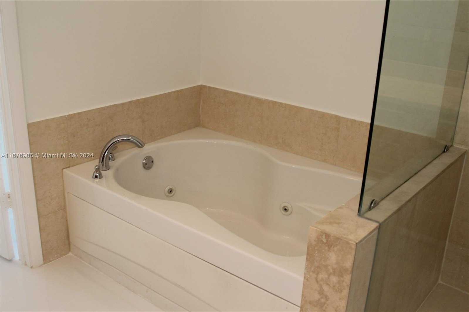 Small Image of 50 BISCAYNE BLVD #3611, Miami Number 6